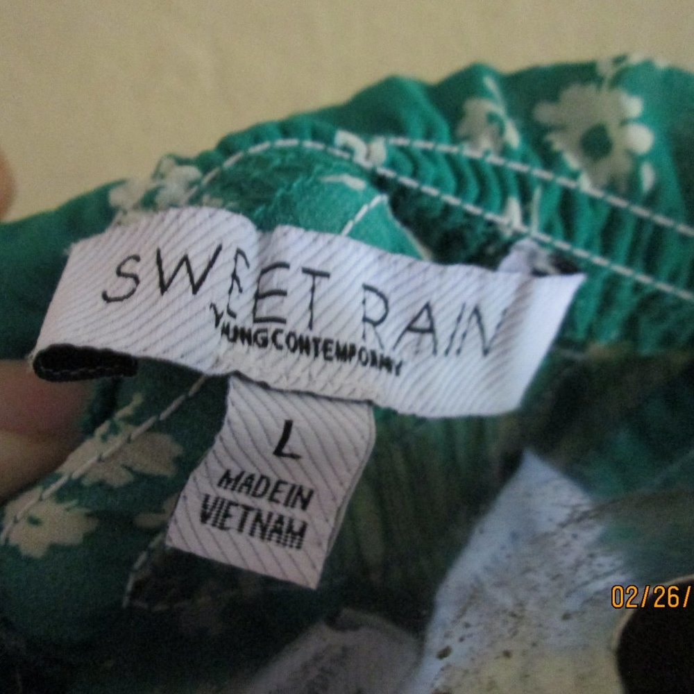 NWT Adorable Green Pleated Flattering Top M L - Picture 4 of 13